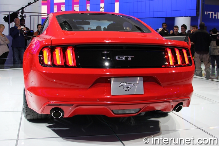 2015 Ford Mustang GT 2015-Ford-Mustang-GT-rear-view