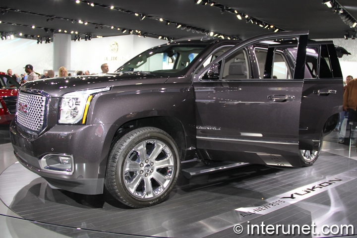 2015 GMC Yukon Denali 2015-GMC-Yukon-Denali-side-view
