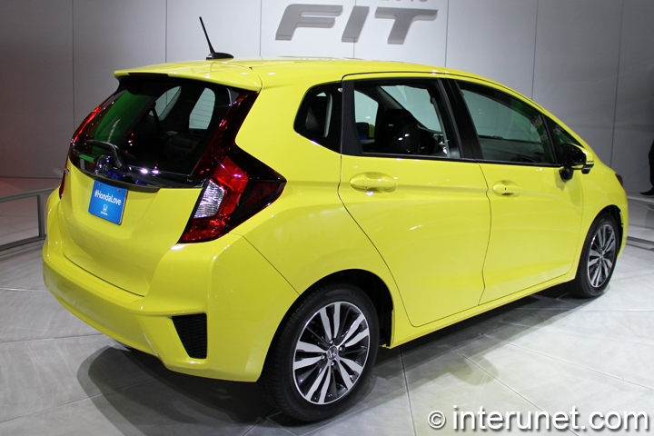 2015 Honda Fit 2015-Honda-Fit-rear-side-view