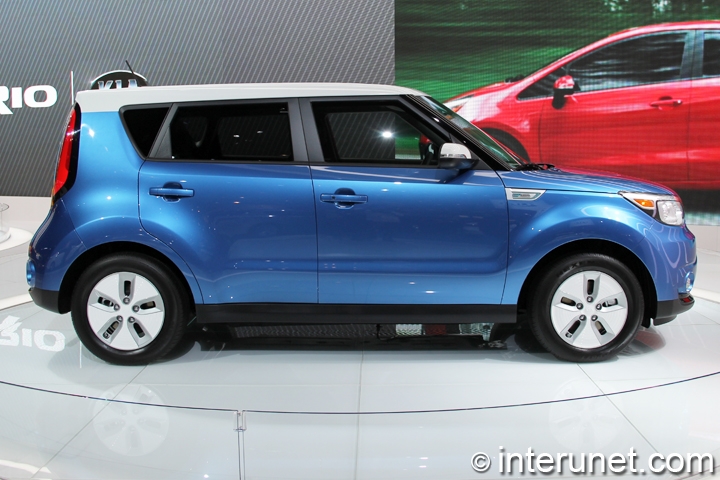 2015 Kia Soul EV 2015-Kia-Soul-EV-side-view