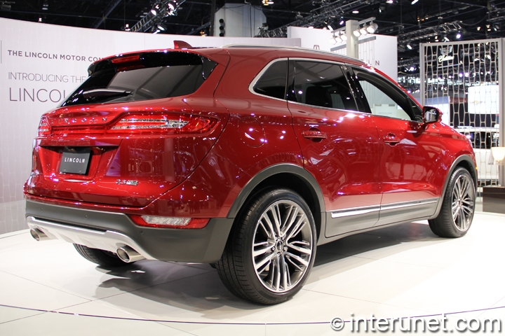 2015 Lincoln MKC 2015-Lincoln-MKC-rear-side-view