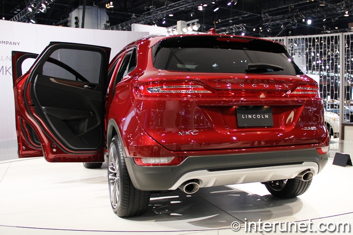 2015-Lincoln-MKC-rear-view