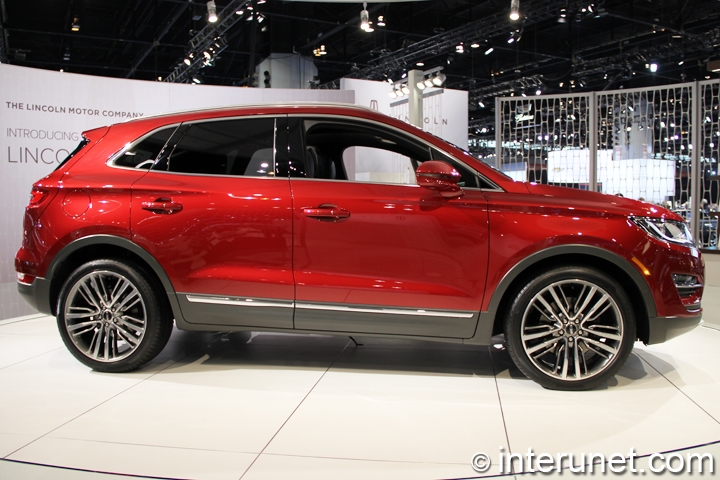 2015 Lincoln MKC 2015-Lincoln-MKC-side-view