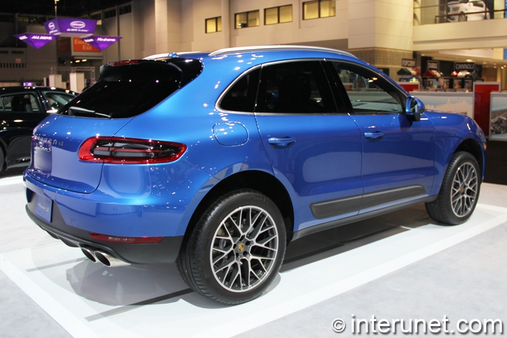 2015 Porsche Macan 2015-Porsche-Macan-side-and-rear-view