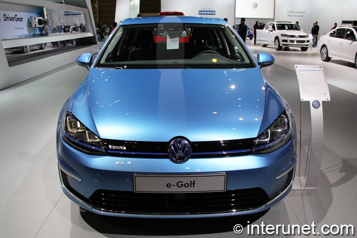 2015 Volkswagen Golf EV 2015-Volkswagen-Golf-EV-front-view