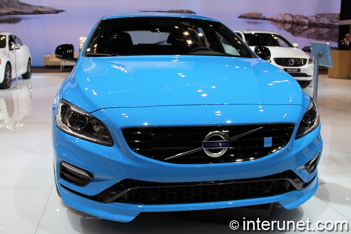 2015 Volvo V60 Polestar 2015-Volvo-V60-Polestar-front-view