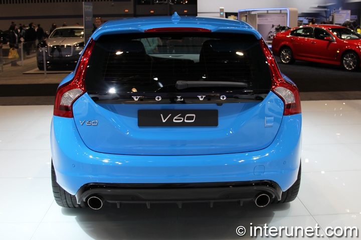 2015 Volvo V60 Polestar 2015-Volvo-V60-Polestar-rear-view