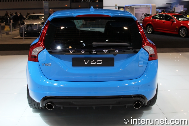 2015-Volvo-V60-Polestar-rear-view