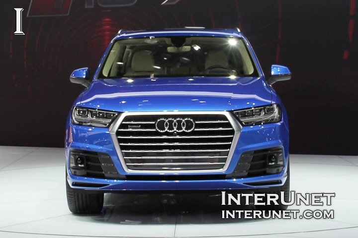 2016 Audi Q7 2016 Audi Q7 front view