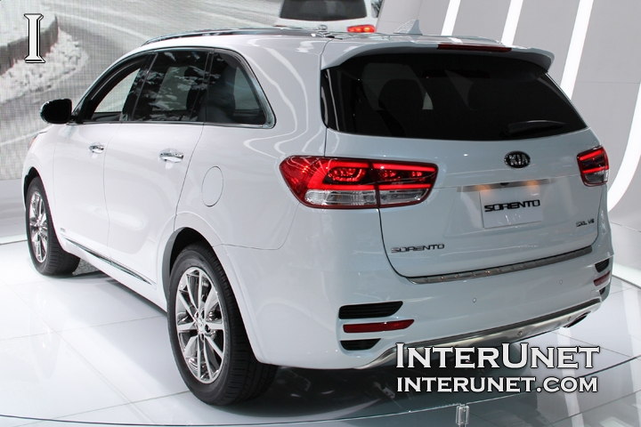  2016 Kia Sorento rear view