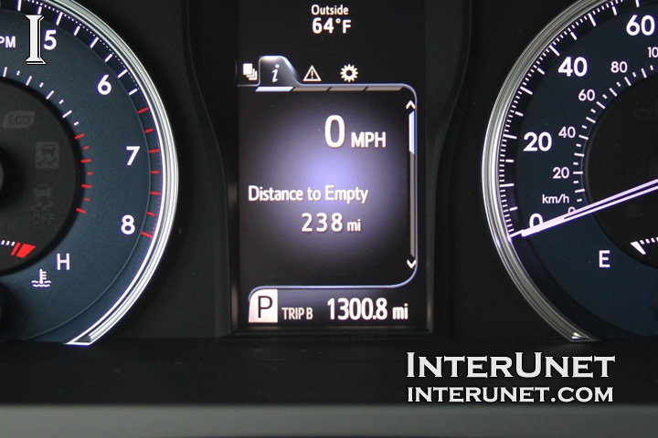 2016 Toyota Camry LE 2016-Toyota-Camry-dash