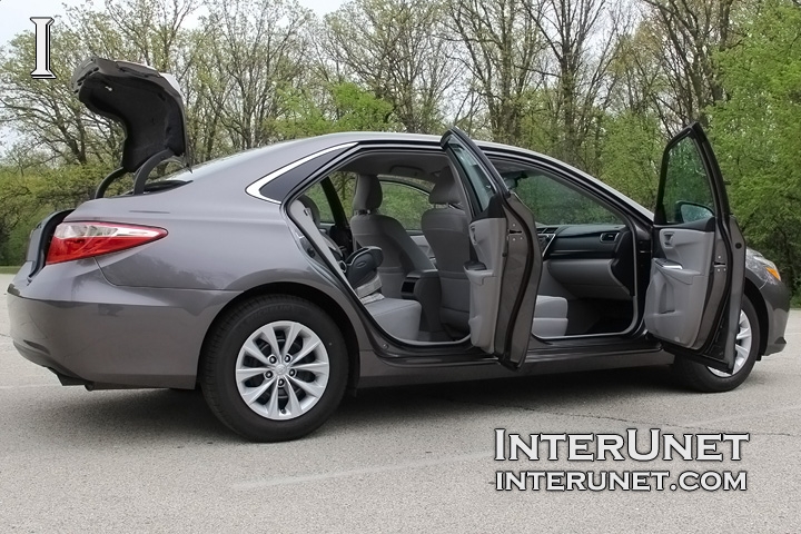 2016 Toyota Camry 2016-Toyota-Camry-doors-opened