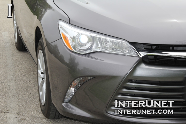 2016 Toyota Camry 2016-Toyota-Camry-front-right-lights