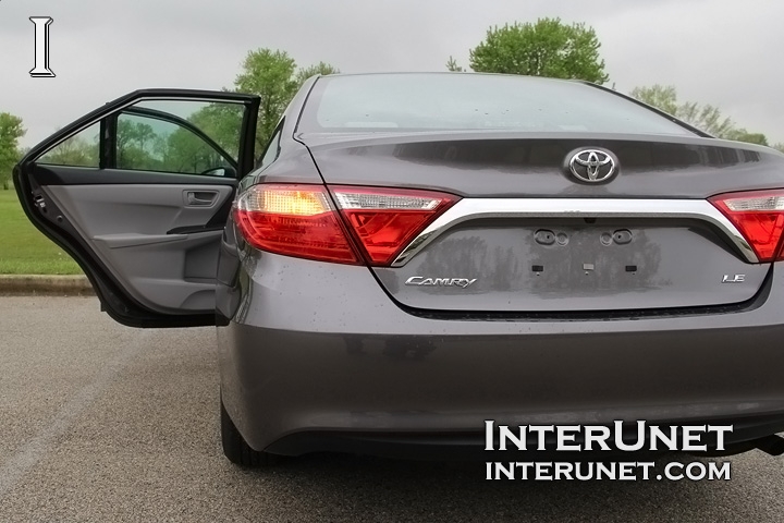 2016 Toyota Camry 2016-Toyota-Camry-rear-door-bumper