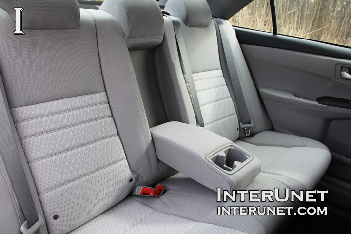 rear seats 2016-Toyota-Camry-rear-seats