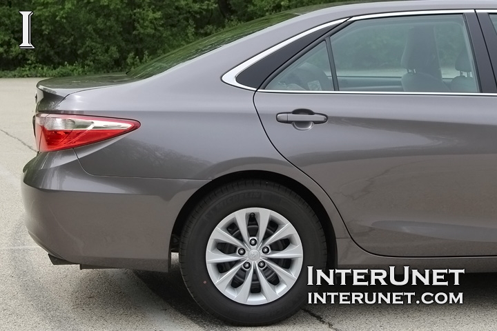 2016 Toyota Camry 2016-Toyota-Camry-right-rear-fender-wheel