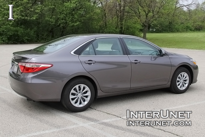 2016 Toyota Camry 2016-Toyota-Camry-right-side