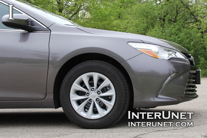 2016 Toyota Camry 2016-Toyota-Camry-right-front-fender-wheel