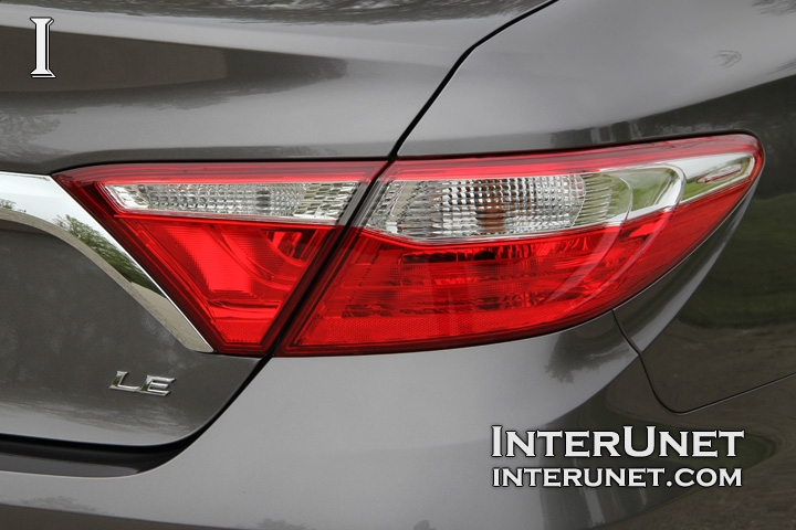 2016 Toyota Camry 2016-Toyota-Camry-taillight-right