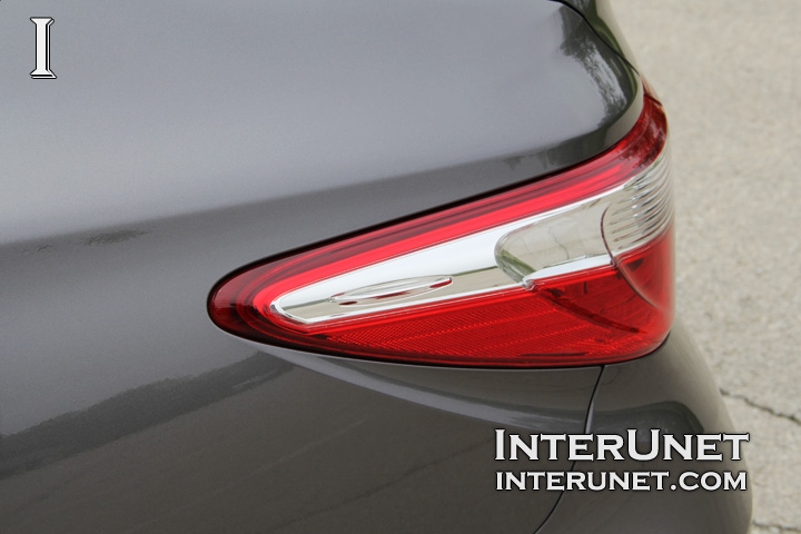 2016 Toyota Camry 2016-Toyota-Camry-taillight-left