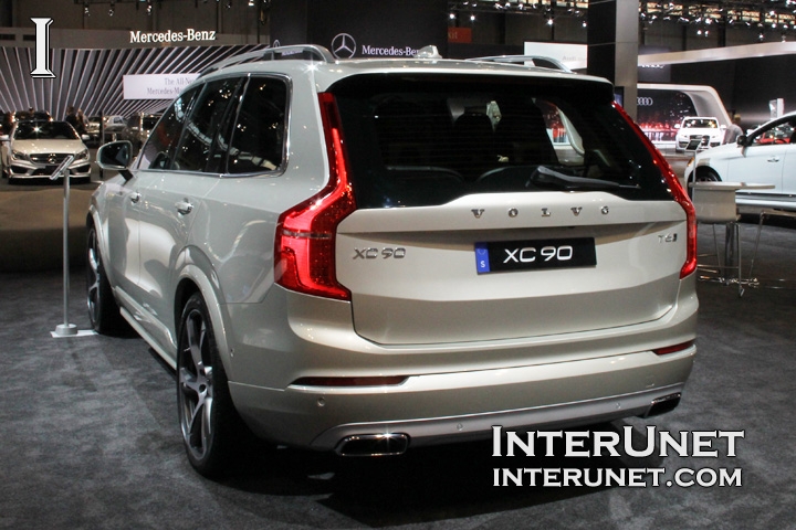 2016-Volvo-XC90-rear-side