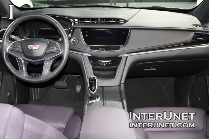 2017-Cadillac-XT5-AWD-interior
