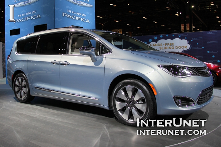 2017 Chrysler Pacifica Hybrid 2017-Chrysler-Pacifica-Hybrid-front