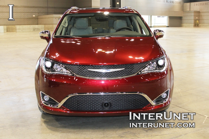 2017 Chrysler Pacifica Limited 2017-Chrysler-Pacifica-Limited-front