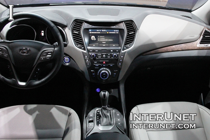 2017 Hyundai Santa Fe Limited AWD 2017-Hyundai-Santa-Fe-Limited-AWD-interior