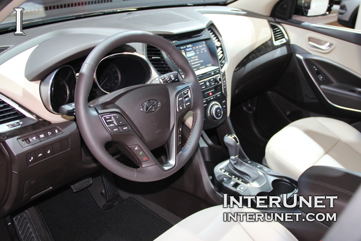 2017-Hyundai-Santa-Fe-Sport-interior