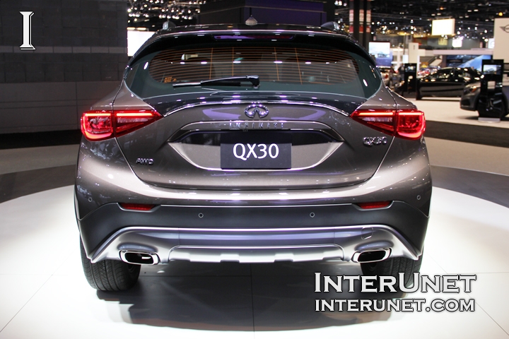 2017-Infiniti-QX30-rear