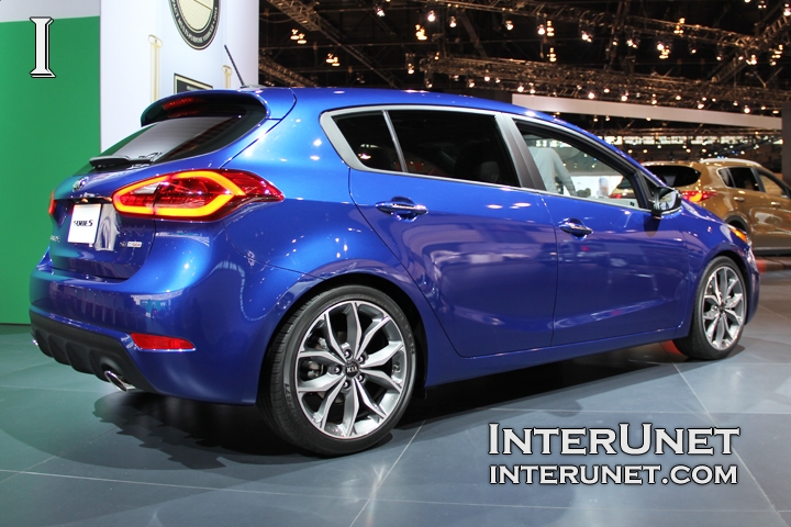 2017 Kia Forte5 SX 2017-Kia-Forte5-SX-T-GDI-rear-side