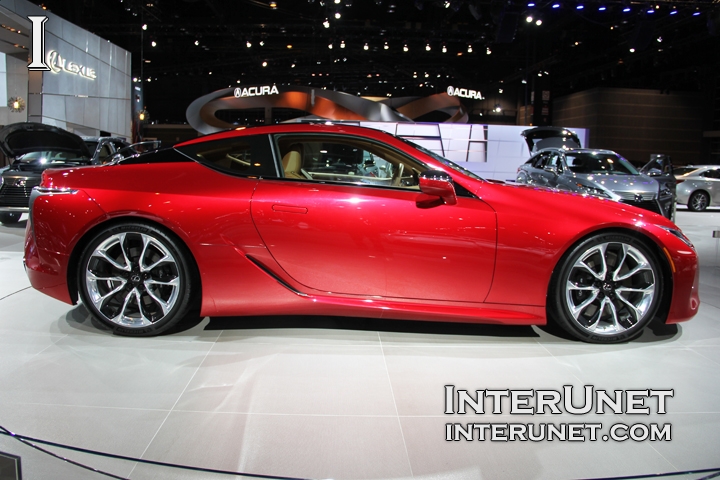 2017-Lexus-LC-500-side