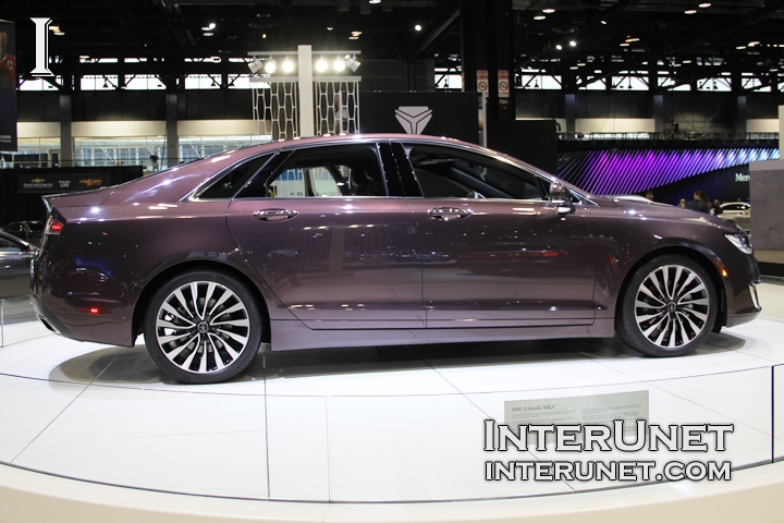 2017 Lincoln MKZ 2017-Lincoln-MKZ-side