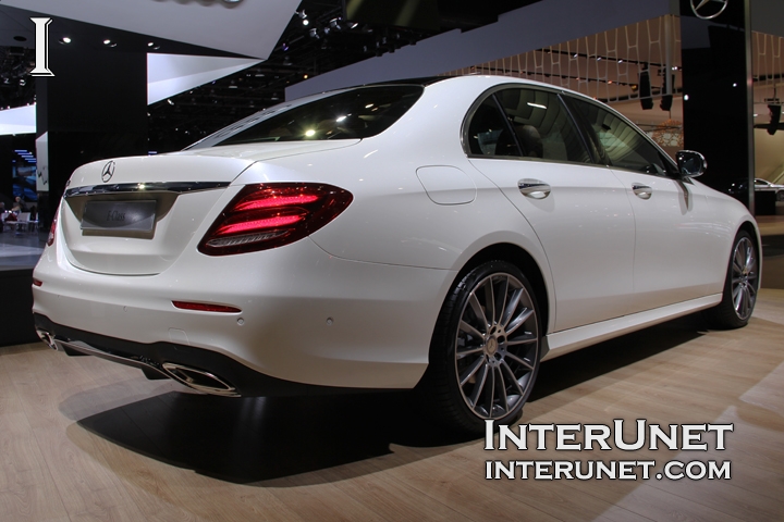 2017 Mercedes-Benz E300 2017-Mercedes-Benz-E300-side