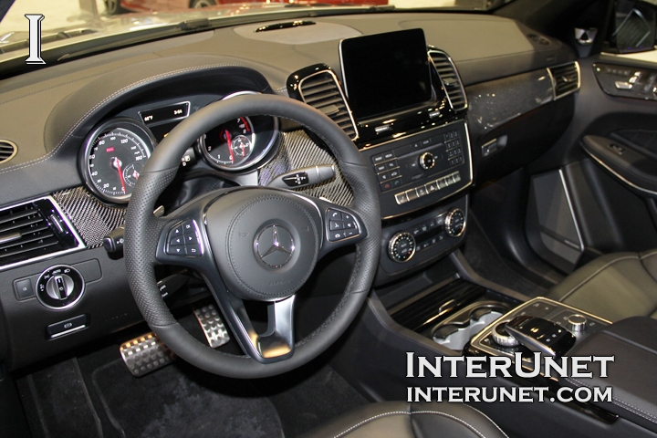 2017-Mercedes-Benz-GLS550-4Matic-interior