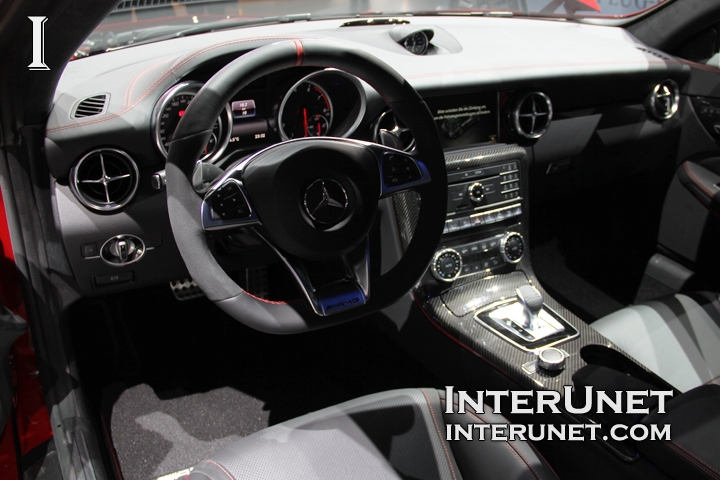 2017-Mercedes-Benz-SLC-43-AMG-interior