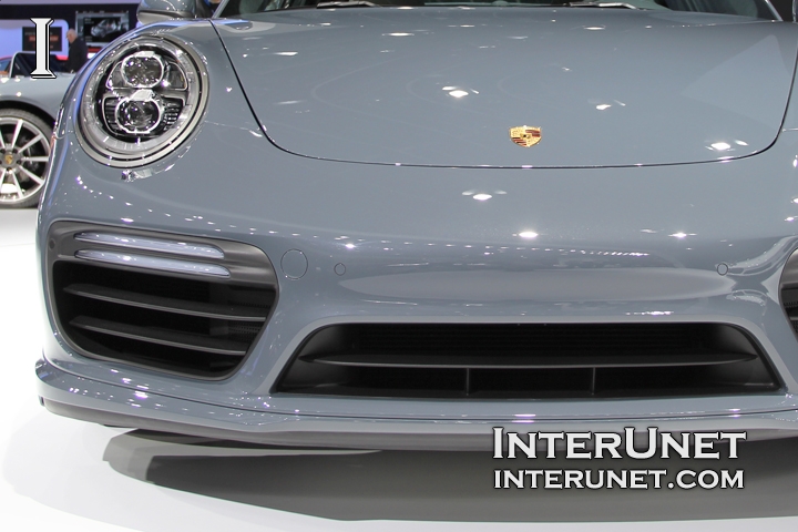 2017 Porsche 911 Turbo 2017-Porsche-911-Turbo-front