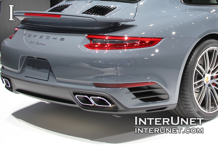 2017 Porsche 911 Turbo 2017-Porsche-911-Turbo-rear