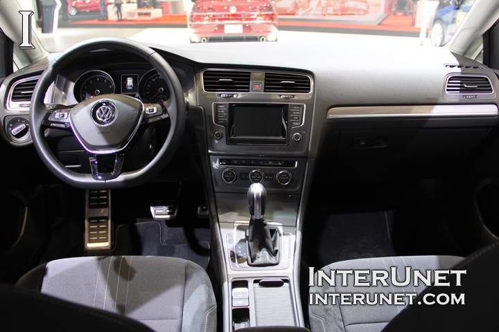 2017 VW Golf SportWagen Alltrack 2017-Volkswagen-Golf-SportWagen-Alltrack-interior