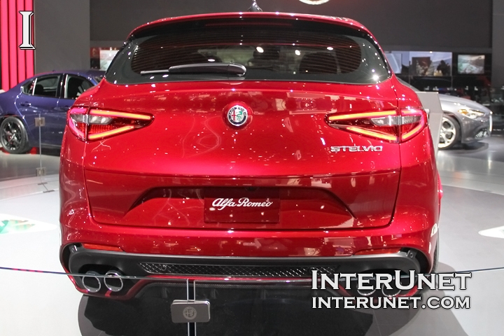 2018-Alfa-Romeo-Stelvio-rear