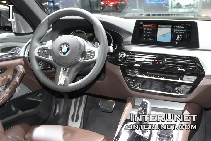 2018-BMW-M550i-inside