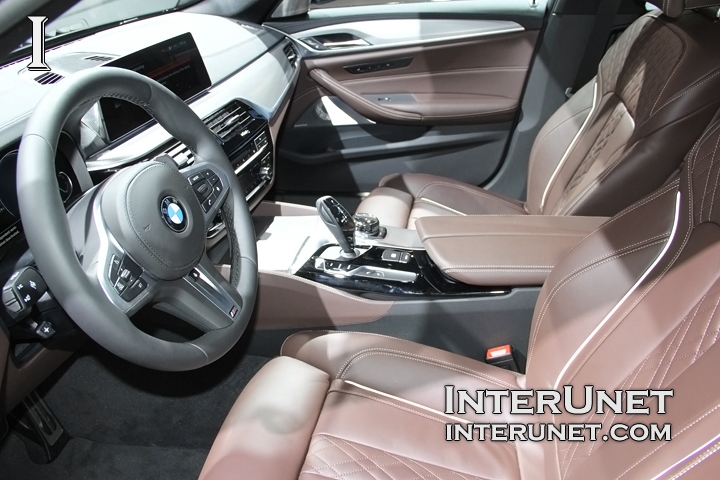 2018-BMW-M550i-interior