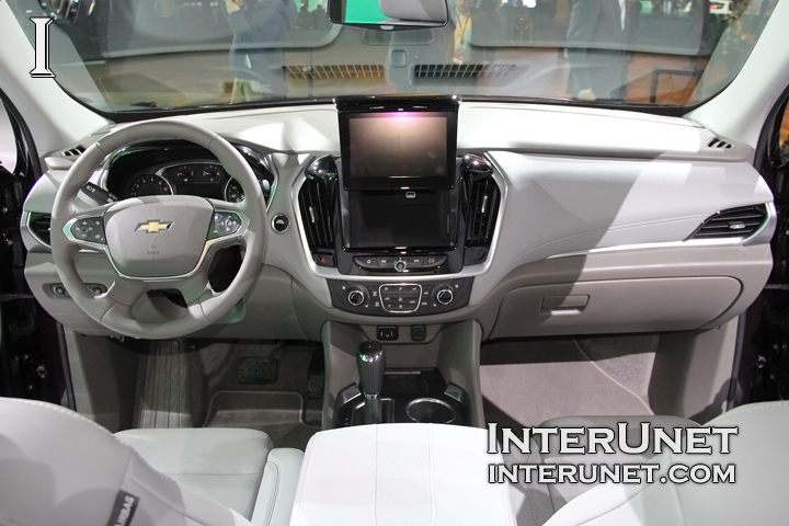 2018-Chevrolet-Traverse-AWD-interior
