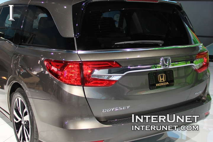 2018 Honda Odyssey 2018-Honda-Odyssey-rear