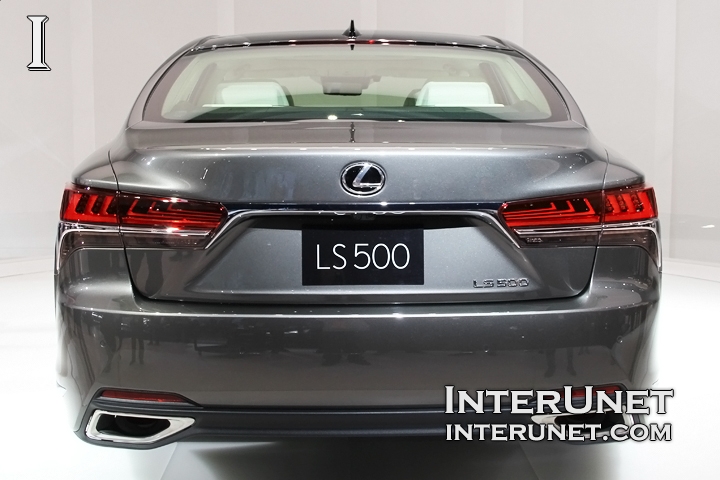 2018-Lexus-LS-500-rear