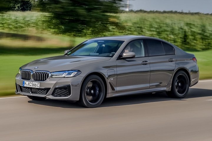 2021 BMW 545e xDrive