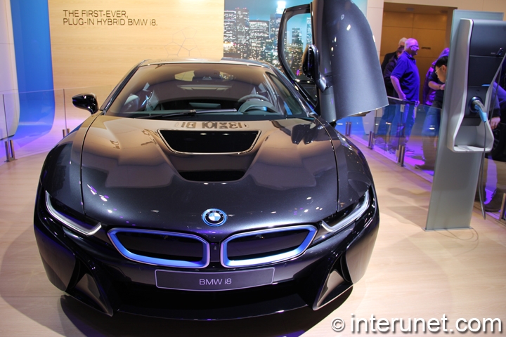 BMW i8 BMW-i8-front-view