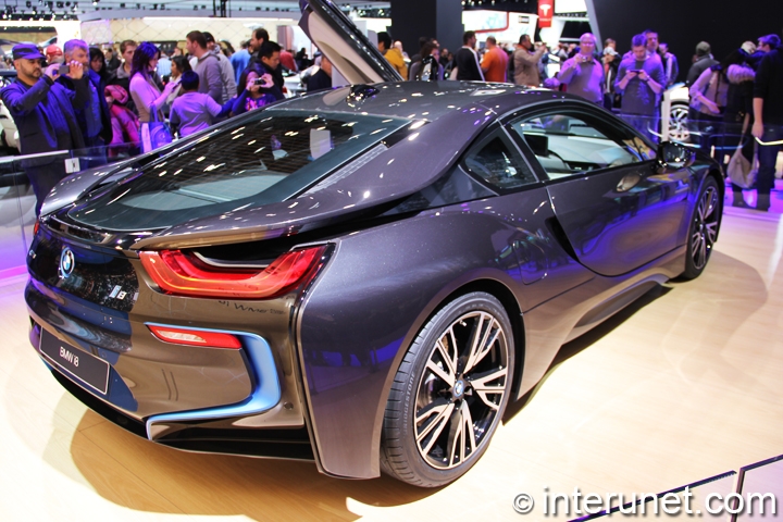 BMW-i8-rear-view