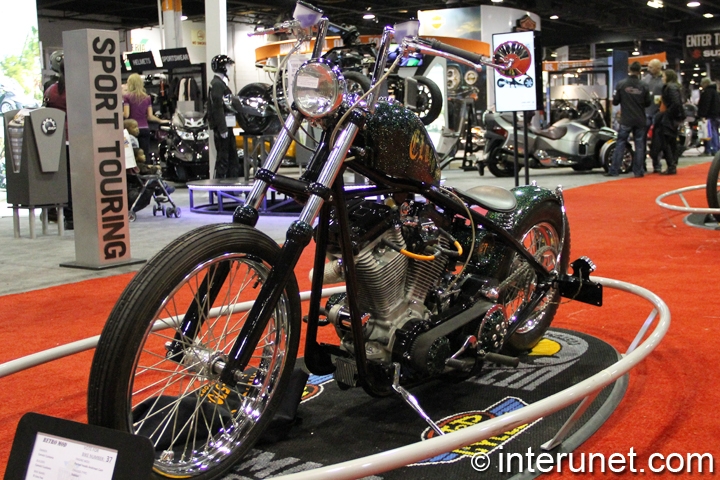 El Uno Feo - 1984 Bobber El-Uno-Feo-1984-Bobber-front-left-side-view